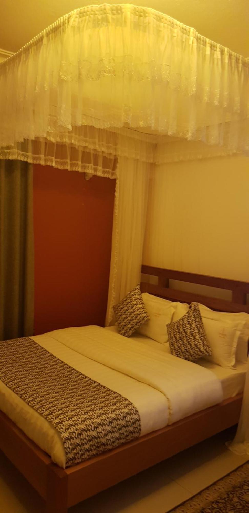 Fort Heights Homestay Fort Portal Pokój zdjęcie